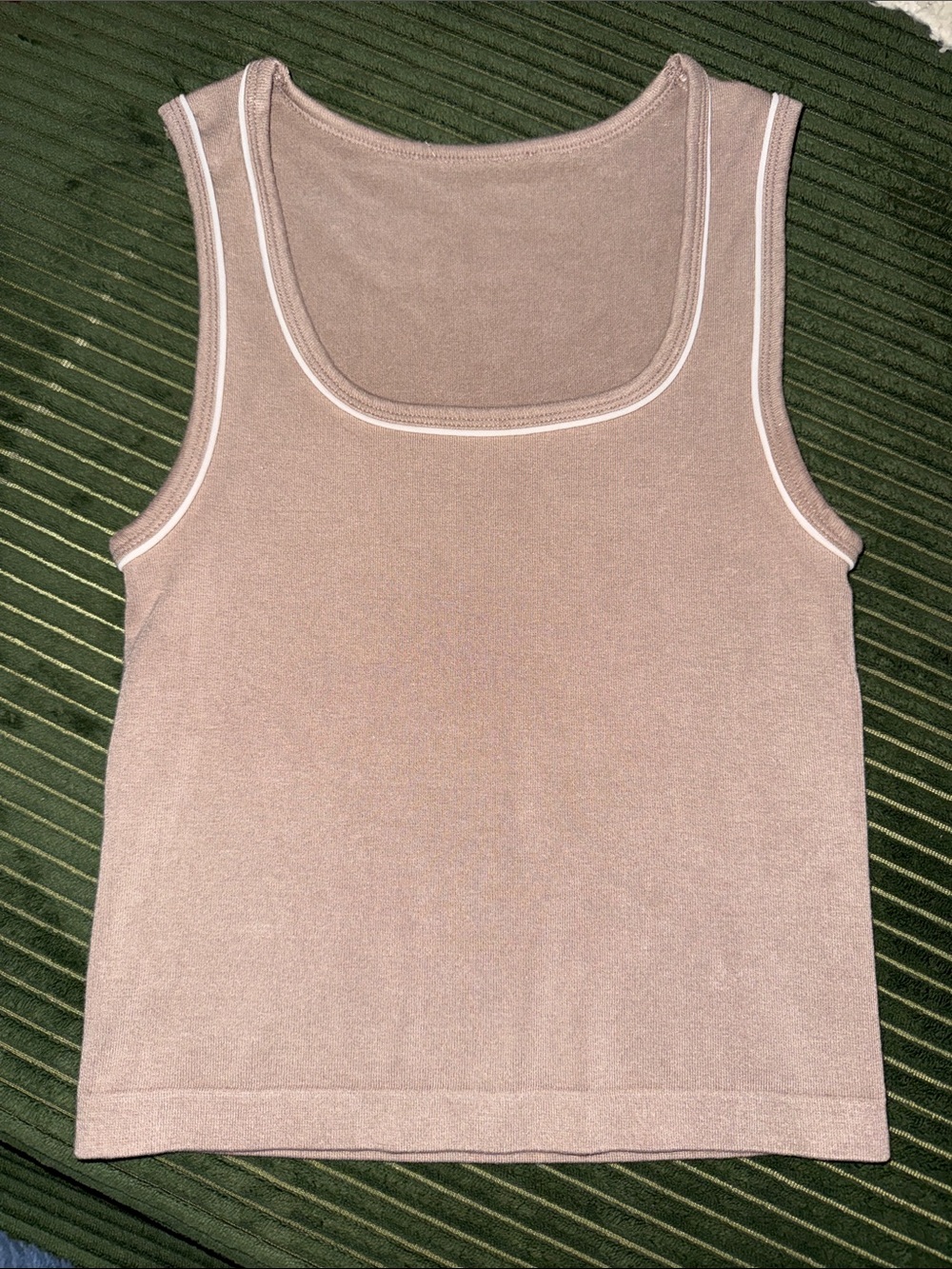 Women’s Sleeveless Scoop Neck Tank Top - Taupe